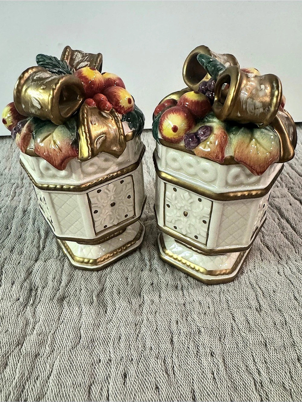 Vintage Fitz & Floyd Classics "Snowy Woods" Ceramic Salt & Pepper Shaker Set
